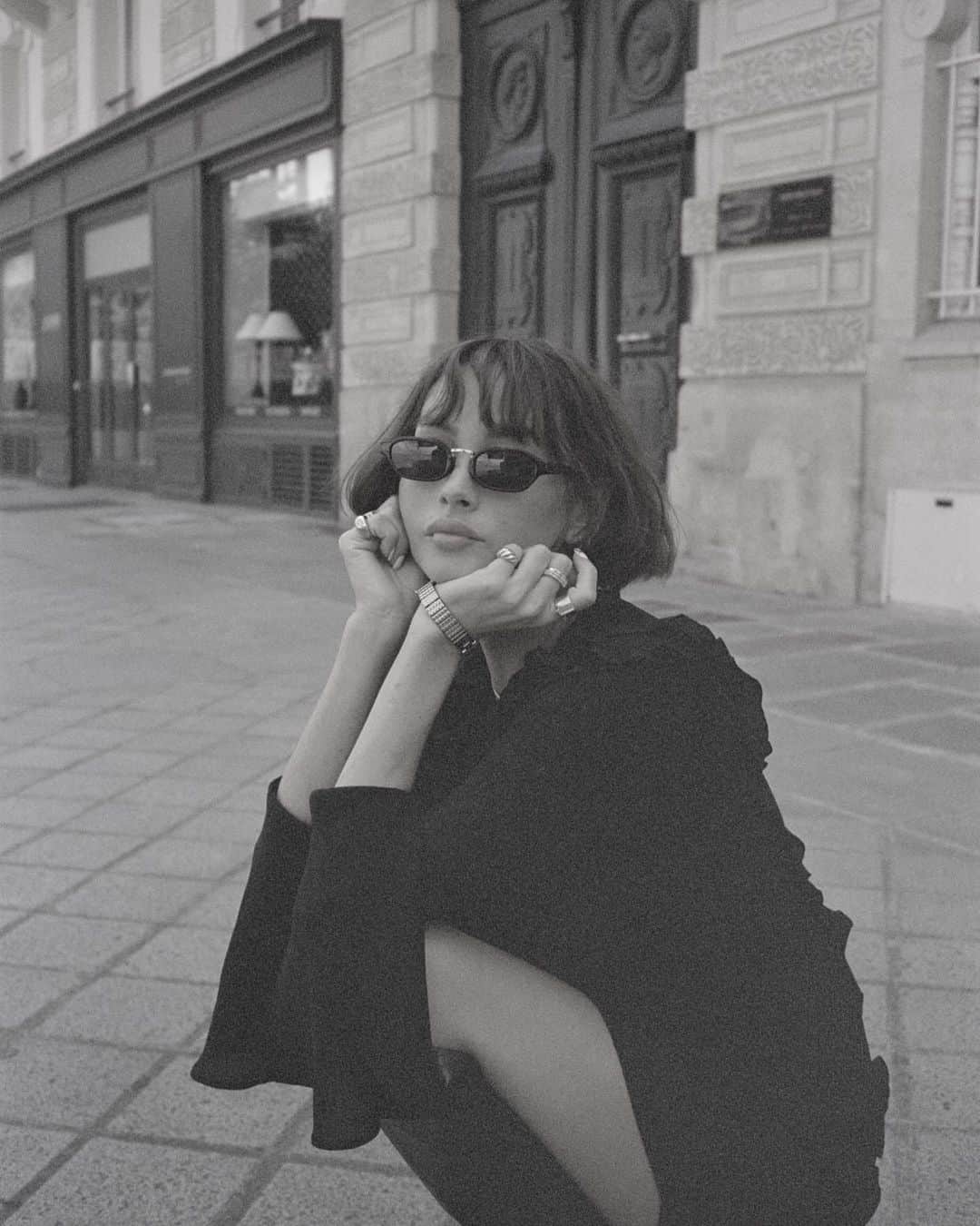 テイラー・ラシェのインスタグラム：「the time has finally come!! i finally get to start teasing my second collection of sunglasses i've created with @lu.goldie - i am so excited for this!! launch is next thursday! click on set reminder for when the collection drops ♥」