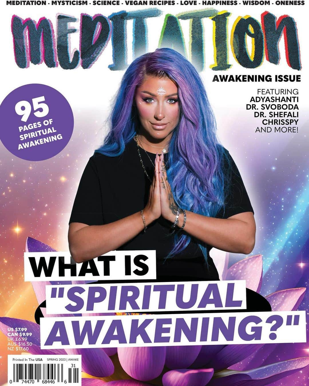 Chrisspyさんのインスタグラム写真 - (ChrisspyInstagram)「Check me out on the cover of Meditation Magazine’s Awakening issue! Available now in Whole Foods, Sprouts, and Barnes & Noble locations. Thank you so much to @meditationmag for allowing me to be part of this special issue. Read more about my story, and the incredible stories of so many others. For me, awakening has been a coming home to the soul, living through compassion, gratitude, connection, honesty, and equanimity. As it’s said, every moment of our lives is an opportunity to awaken the heart.  It’s absolutely surreal to see myself on this cover, I am humbled and honored. I hope you enjoy this issue ✨  #meditationmagazine #spiritualawakening #chrisspy」6月2日 3時45分 - chrisspy