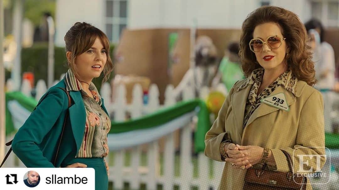 エリザベス・パーキンスのインスタグラム：「Minx premieres July 21 on @starz ❤️❤️ @minxstarz  How lucky am I? @opheliabits @mrjakejohnson @ozzymo @lennonparham @jessmarlo @ellenrapoport @idaravictor」
