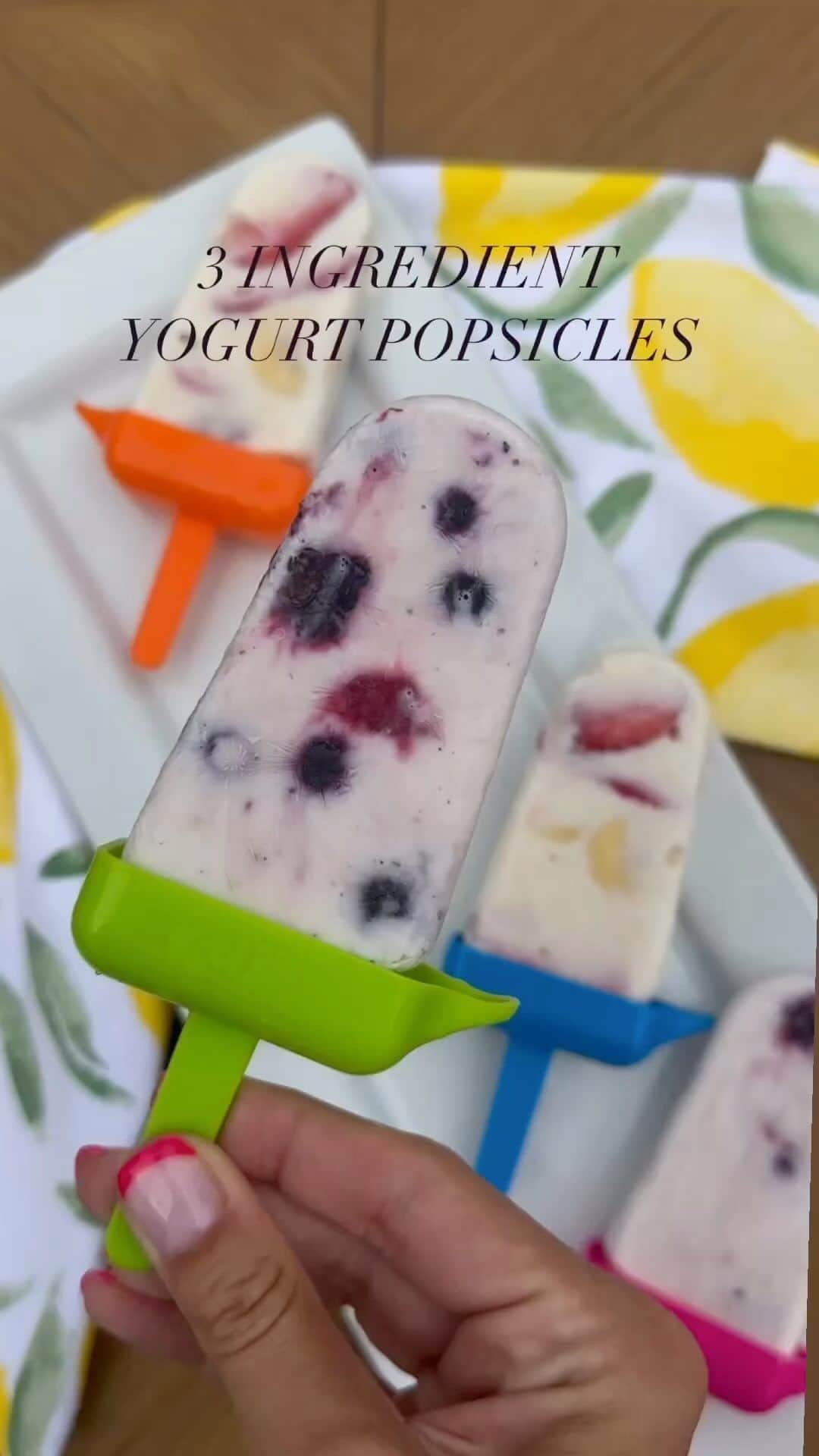 Wal-Mart Stores, Incのインスタグラム：「The perfect summer treat 🤤 🎥: @walmartlifeandstyle #YogurtPops #EasyRecipes」