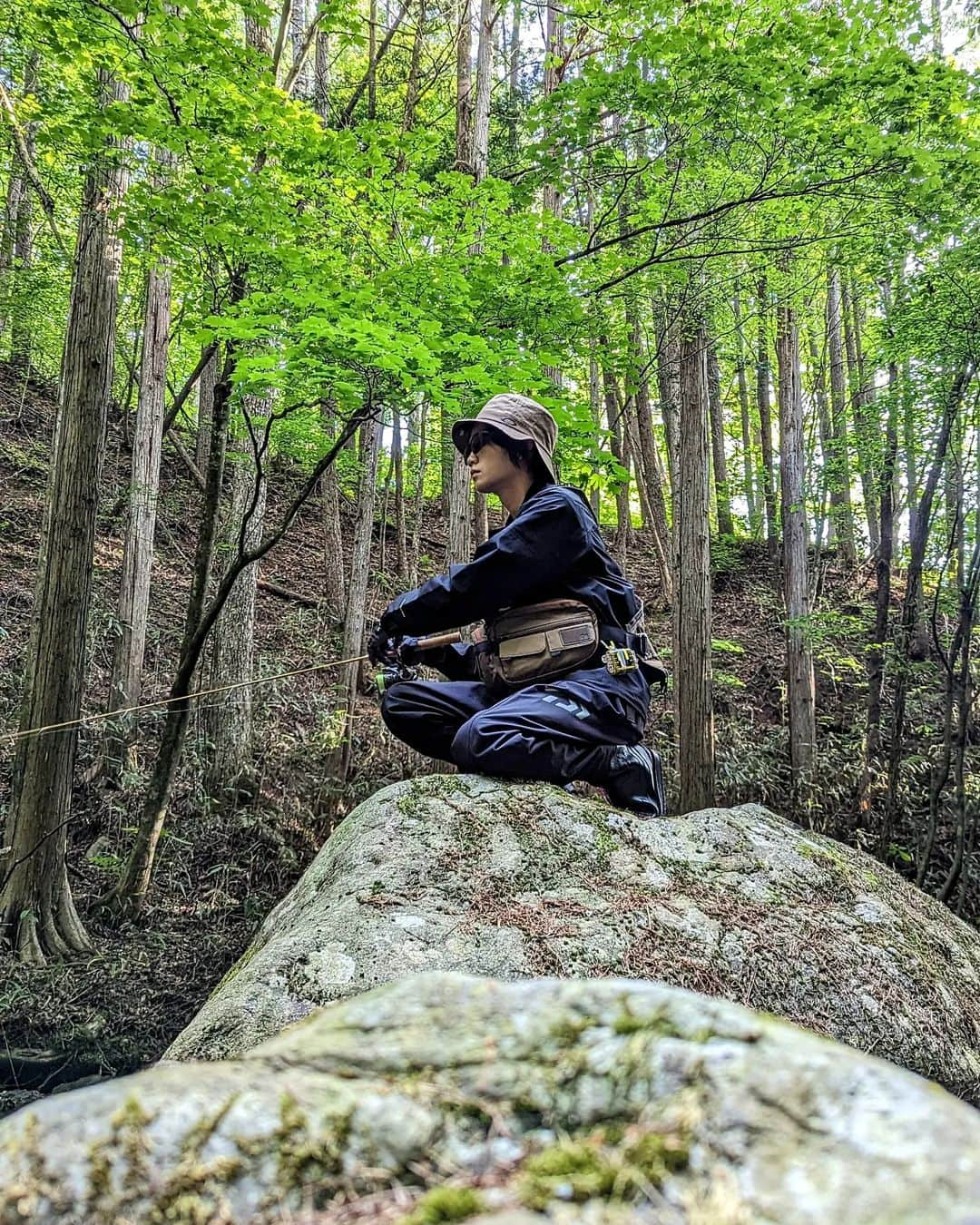 外山将平のインスタグラム：「初めての景色はとても新鮮でした。　　　　　　 目に映るもの、匂い、感じるもの　　　　　　　　 　　　　　　　　 感性が育つ　　　　　　　　　　　　　　　 また一つ良い経験を🐟　　　　　　　　　　　 最高です。　　　　　　　　　　　　　　　　　　　　　　　 　　　　　　　　　　　　　　　　　　　　　　　  【TACKLEDATA】 ROD：DAIWA PURELIST 53UL・W REEL：21CALDIA FC LT2000S-H LINE：Super FireLine 0.5号(Berkley) LEADER：プレミアムマックス ショックリーダー2号 9.5lb(クレハ) 　　　　　　　　　　　　　　　　　　　　　　　 　　　　　　　　　　　　　　　　　　　　　　　　　 #BlueBlue  #アングラーズマイスター　　　　　　　　　　　　　　　　　　　　　　　　　　　　　　　 #TOKYO　　　　　　　　　　　　　　　　　　 #渓流 #渓流ルアーフィッシング #トラウトフィッシング #THENORTHFACE　　　　　　　　　　　　　　　　　　　　　　　　　 #SMITH #OAKLEY #DAIWA #钓鱼 #每日穿搭　　　　 　　　　　　　　　　　　　　　　　　　 　　　　　　　　　　　　　　　　　　　　　　　　　 　　　　　　　　　　　　　　　　　　　　　  ◆釣りにかかわらず､出たゴミは持ち帰りましょう！ 一人一人の意識で自然は守れます。 釣り場､自然を大切に🐟　　　　　　　　　　　　　　　　  ◆キャスト時は必ず後方確認をして ルアーや針が歩行者､同行者に当たらないようにしましょう。　　　　 　　　　　　　　　　　　　　　　　　　　　　　　　　　　　　 ◆釣り際はライフジャケット着用をお願い致します。　　　　　　　 命を守りましょう！　　　　　　　　　　　　 　　　　　　　　　　　　　　　　　　　　　 ◆YouTube⇩(始めました！チャンネル登録お願いします😊) https://youtube.com/channel/UC07x3DbJCNv_gAFvAjaWQMQ　　　　　　　 　　　　　　　　　　　　　　　　　　　　　  ◆アングラーズ↓🎣 将平(syohei) https://anglers.jp/users/530231 こちらもチェックお願い致します🐟　　　　　　　  ◆Twitter↓ https://mobile.twitter.com/syohei_1108 こちらもフォロー宜しくお願い致します！🙇‍♂　　　　　 　　　　　　　　　　　　　　　　　　　　　　　　　　　　　　　　　　　　　　　　　　　　　　　 　　　　　 　　　　　　　　　　　　　　　　　　　　 　　　　　　　　　　　　　　　　　　　　　　　　　　　　 #今日の外山 #俳優 #外山将平  #釣り好きな人と繋がりたい #釣りスタグラム #シーバス #東京湾奥  #釣りの成長記録 #釣りで人生を豊かに  #fishing #lurefishing #lure #catchandrelease #fish #fishinglife #bigfish #angling #instafish」