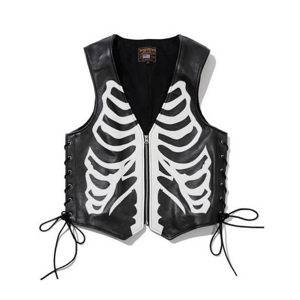 バンソンのインスタグラム：「Standard Bone vest available on our website. #vansonleathers   •	Leather skeleton bones biker vest 	•	Bones on front - Zipper front vest with lace sides 	•	Side laces with chrome grommets 	•	Zip front 	•	Chrome hardware 	•	Black rayon lining」