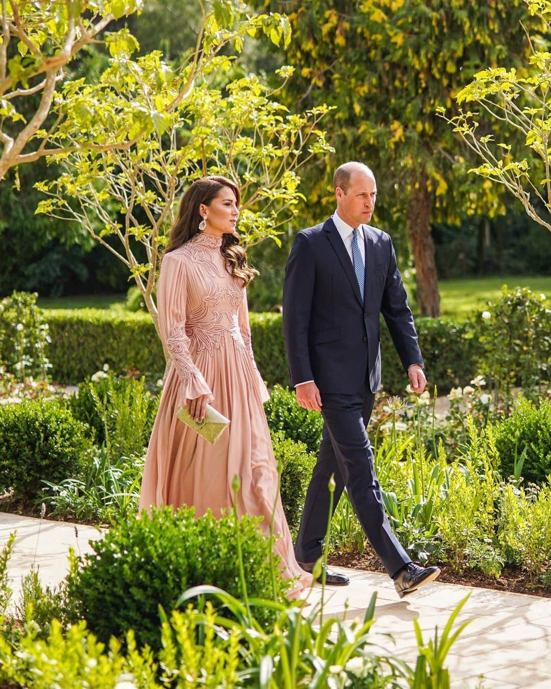Vogueさんのインスタグラム写真 - (VogueInstagram)「The Princess of Wales made a rare appearance as a wedding guest in Amman, Jordan, as Crown Prince Hussein and Rajwa Al Saif tied the knot at Zahran Palace. For the occasion, Kate wore a blush-pink high-neck gown by Elie Saab, featuring delicate floral embroidery on the bodice, which she paired with statement earrings and a gold clutch. The gown marks one of the most glamorous wedding guest looks we’ve seen to date from Kate. Tap the link in our bio to see more.」6月2日 4時58分 - voguemagazine