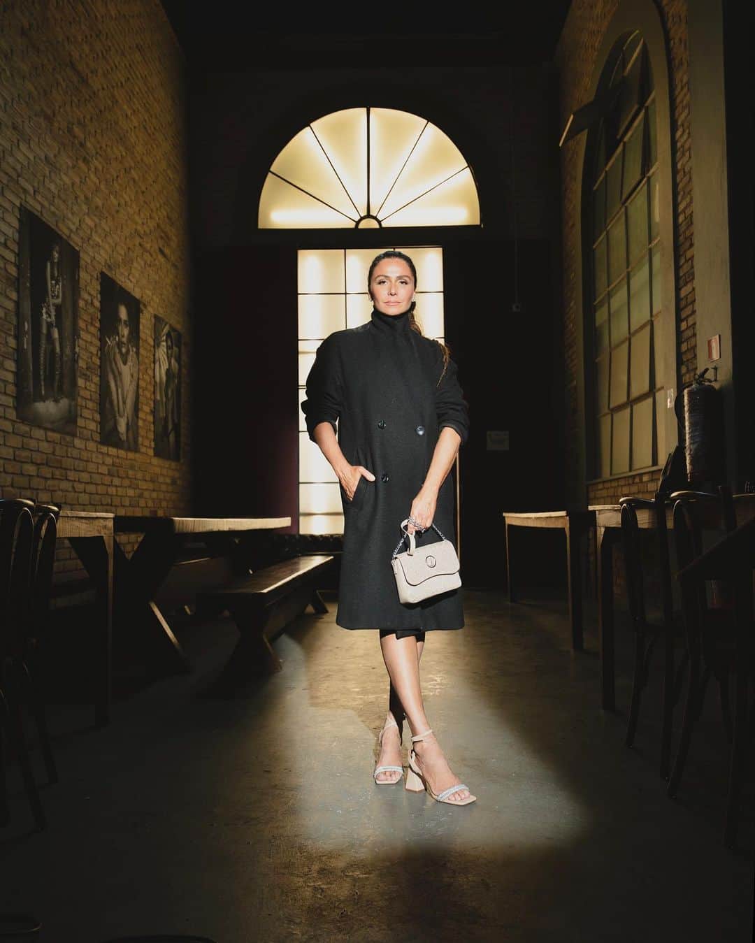 Giovanna Antonelliのインスタグラム：「Produção total black? Amo! E com a @vizzano_oficial então… o look arrasa!  Pq é nos detalhes que eu mostro meu estilo! 😉#VizzanoLovers #OOTD #Publidagio」