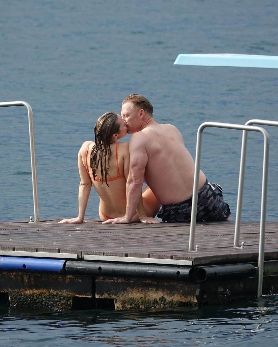 Just Jaredさんのインスタグラム写真 - (Just JaredInstagram)「"Grey's Anatomy" actor Kevin McKidd and "Station 19" actress Danielle Savre are dating! The couple was spotted sharing a passionate kiss while vacationing in Lake Como, Italy this week. We have lots more photos from their getaway on JustJared.com (link in bio!) #KevinMcKidd #DanielleSavre Photos: Backgrid」6月2日 5時58分 - justjared