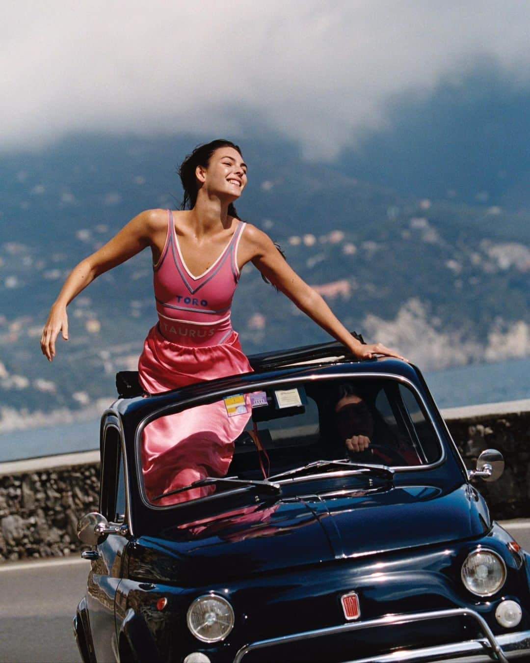 Vogueさんのインスタグラム写真 - (VogueInstagram)「Pack your bags! From the pages of our Summer issue, Vogue's familiar faces take a road trip along Italy’s Ligurian Coast. The dress code? Clothing that can go anywhere. At the link in our bio, see this season's hottest fashion go on the road in style. Photographed by @oliverhadleepearch, styled by @mr_carlos_nazario, Vogue, Summer 2023」6月2日 6時45分 - voguemagazine