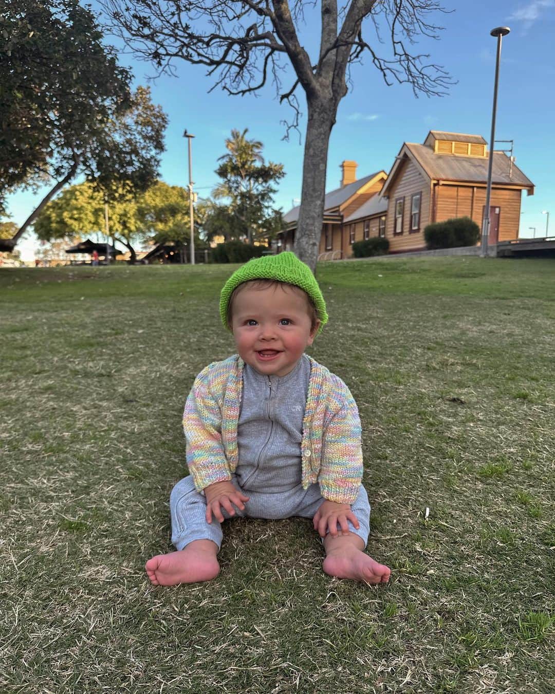 RUBY TUESDAY MATTHEWSのインスタグラム：「Pretending we have a crafty nanna that knits us cute things but really it’s the CWA bangalow 😂😂😂」