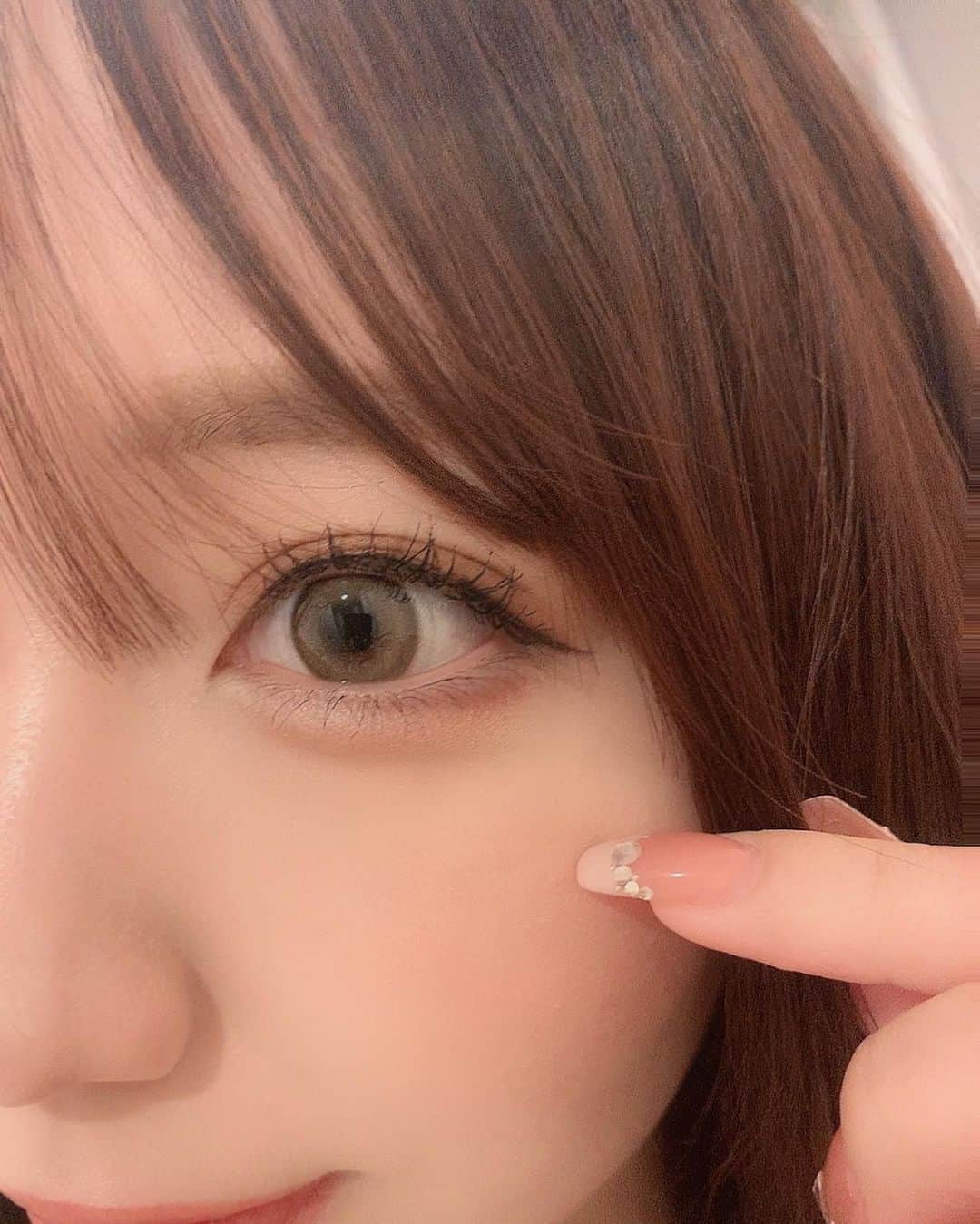 柳田なつみさんのインスタグラム写真 - (柳田なつみInstagram)「@chuulens_japan のカラコン🐶♡ ・ 韓国っぽいメイク勉強中やから、こういうちゅるんカラコンを探してた♡ふんわりなフチが絶妙に良い🪄 ・ ・ #chuulens #チューレンズ　#カラコン　#韓国カラコン　#milktea #creamgray」5月9日 16時30分 - nachu_nemu