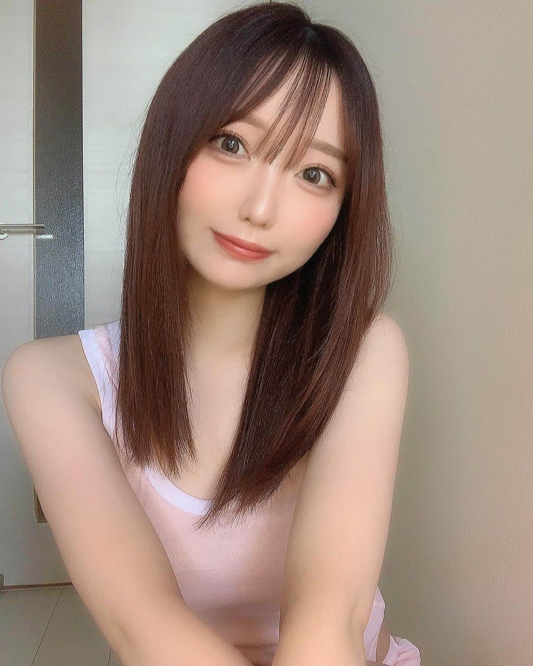 のインスタグラム：「@chuulens_japan のカラコン🐶♡ ・ 韓国っぽいメイク勉強中やから、こういうちゅるんカラコンを探してた♡ふんわりなフチが絶妙に良い🪄 ・ ・ #chuulens #チューレンズ　#カラコン　#韓国カラコン　#milktea #creamgray」