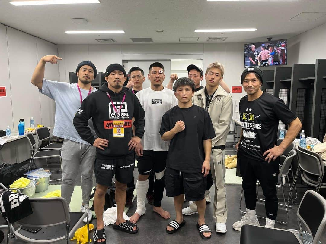 宮田和幸のインスタグラム：「RIZIN42は4人出場して全敗でした。 RIZINは国内最高峰で対戦相手のレベルが上がるから仕方ない部分もあるけど…。 この悔しさを糧にして這い上がろう！ ジョジュがアメリカの忘れ物を届けてくれたのは嬉しかったです #rizin #rizin42 #mma #bravegym」