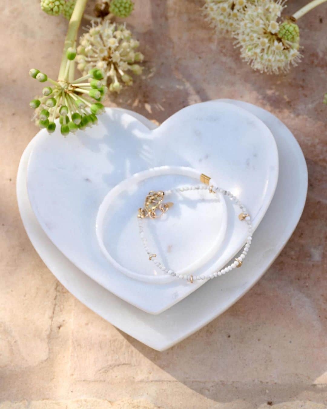 The Little Marketのインスタグラム：「With just a few days left to shop, we're swooning over this marble heart dish. We still have a variety of pieces available from our marvelous marble collection. 😍」
