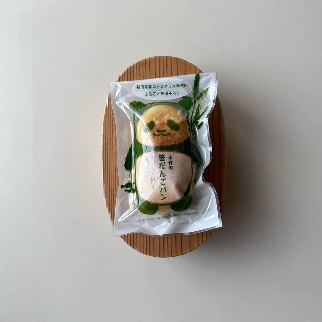 樹神さんのインスタグラム写真 - (樹神Instagram)「新潟の味タレカツ作ってみました。 GWに行った新潟と信州の滋味系おみやげで今日の娘弁当。  栃尾揚げのぼたんこしょう挟み焼き、 黒あわび茸の佃煮や花豆。 小竹の笹だんごパンもつけて。  #お弁当 #わっぱ弁当 #タレカツ #栃尾揚げ　 #ぼたんこしょう　#黒あわび茸 #笹だんごパン　 #lunchbox #specialproducts #niigata」5月9日 9時45分 - kotamaofficial