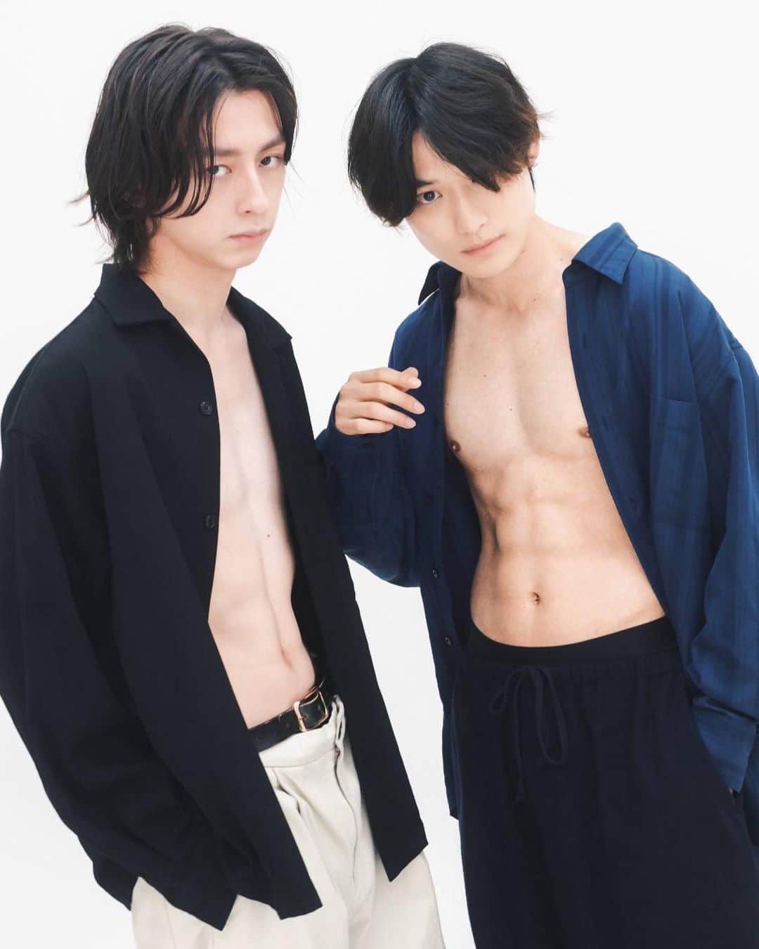 松本大志のインスタグラム：「先日作品撮りしてきました。 良い感じに身体が絞れてたので身体も撮ってもらったので共有します🤣 まだまだですがこれからも少しづつがんばろ☺︎  今週は仕事が詰まっていてバタバタですが乗り切るぞー！！！一緒に頑張ろー！  photo @portrait_tsuyoshi   #作品撮り  #portrait  #筋トレ男子  #松本大志  #モデル」