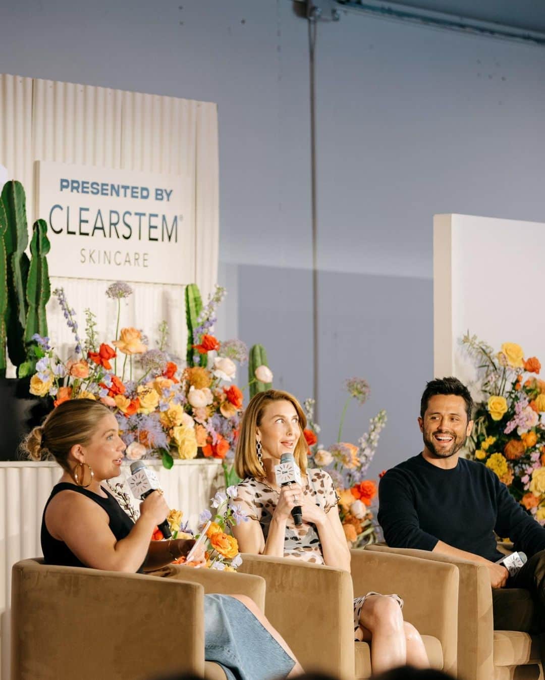 ホイットニー・ポートのインスタグラム：「So us! @stephencolletti 😉   Inspiring weekend with smart, emotionally intelligent, creative, strategic and dynamic people. @dearmediastudio your impact is real. Thank you for the platform to spread words of wellness through my lens.  #withwhit @paigemport @michaelbosstick @laurynbosstick 🙏🏻🙏🏻 And a huge 🙏🏻 to @jadeportrobbins for being the comforting energy and gem of a human that you are. So special.」