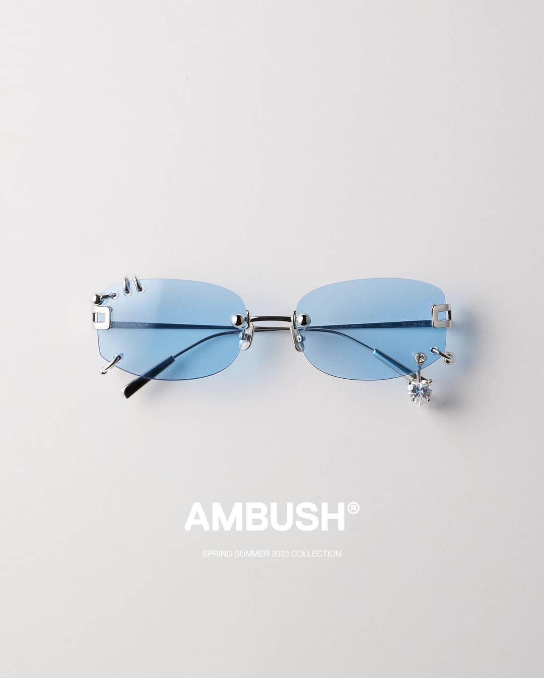 AMBUSHさんのインスタグラム写真 - (AMBUSHInstagram)「#AMBUSH PIERCED SUNGLASSES, made from Japanese titanium with barbell piercing charms and a dangling crystal heart. Exclusive to our Tokyo WORKSHOPS, coming soon.」5月9日 11時01分 - ambush_official