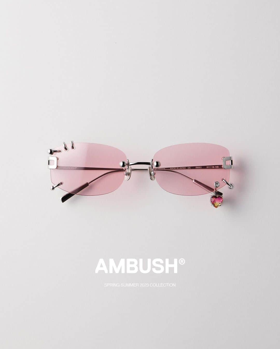 AMBUSHさんのインスタグラム写真 - (AMBUSHInstagram)「#AMBUSH PIERCED SUNGLASSES, made from Japanese titanium with barbell piercing charms and a dangling crystal heart. Exclusive to our Tokyo WORKSHOPS, coming soon.」5月9日 11時01分 - ambush_official