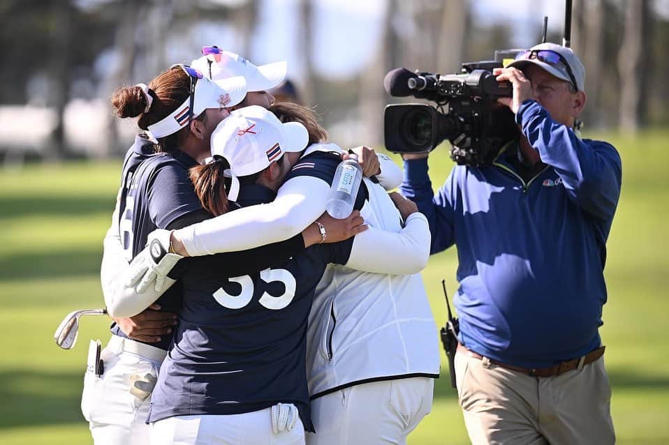 モリヤ・ジュタヌガーンさんのインスタグラム写真 - (モリヤ・ジュタヌガーンInstagram)「Thank you team mates- the future of Thai golf feels bright!   I am so honored to be part of #teamThailand🇹🇭 Thank you for all your fighting spirit and am so proud to win the Hanwha Lifeplus International Crown event with all of you- it is indeed the dream team!   Thank you to all the fans for supporting us and everyone at TPC Harding Park who has worked so hard to make the event happen.   It was a win for our country! We hope this will be another inspiration for all the younger generation of Thai golfers and for everyone to continue to pursue their dreams!   We look forward to 2025..!!  #momoriya #mayariya」5月9日 11時25分 - mo_moriya