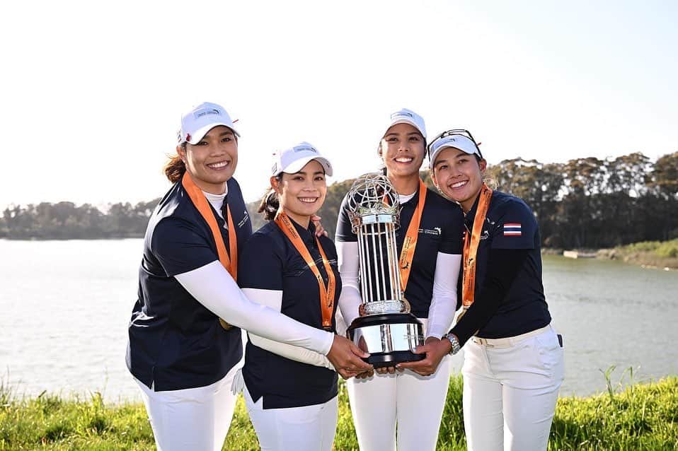 モリヤ・ジュタヌガーンのインスタグラム：「Thank you team mates- the future of Thai golf feels bright!   I am so honored to be part of #teamThailand🇹🇭 Thank you for all your fighting spirit and am so proud to win the Hanwha Lifeplus International Crown event with all of you- it is indeed the dream team!   Thank you to all the fans for supporting us and everyone at TPC Harding Park who has worked so hard to make the event happen.   It was a win for our country! We hope this will be another inspiration for all the younger generation of Thai golfers and for everyone to continue to pursue their dreams!   We look forward to 2025..!!  #momoriya #mayariya」