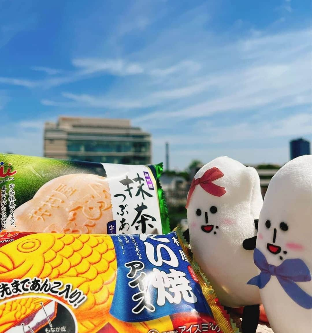 コメ助さんのインスタグラム写真 - (コメ助Instagram)「.  ５月９日 #アイスクリーム の日だコメ🍦  アイスをたくさんの人に楽しんでもらえるようにと願ったことから制定された日  ぼくも、コメ子と一緒にアイスを食べたヨネ( ´▽｀)❣️  今日はいい天気だから冷たいアイスが美味しいコメ🌈✨  みな産のオススメを教えてコメ☺️🌟  #アイス #アイスクリーム #ジェラート #アイスの日  #アイス大好き  #ゆるキャラ」5月9日 11時29分 - komenichiwa