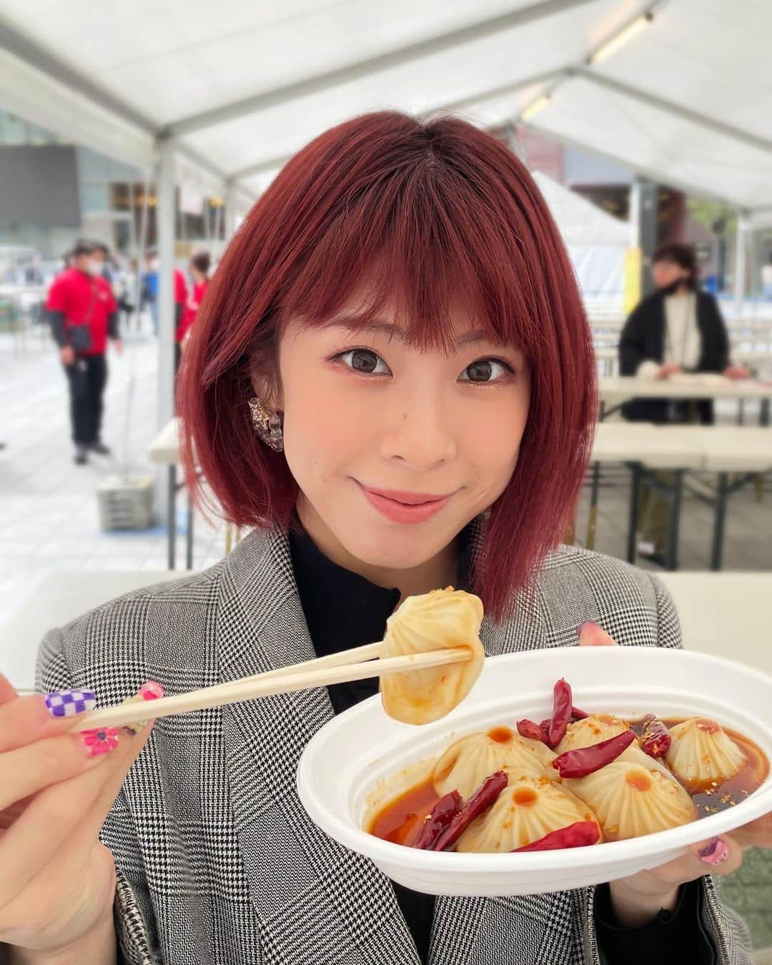 桜花りなさんのインスタグラム写真 - (桜花りなInstagram)「【激辛グルメフェス🌶🥵🔥】 新宿タワーの前にある激辛グルメ 沢山食べてきたよ〜!!‪‪❤︎‬ ⸒⸒ めっちゃ辛かったけど美味しすぎた!  #激辛グルメ祭り  #激辛グルメ」5月9日 11時37分 - xxyuricornxx