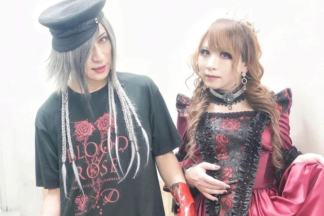 HIZAKIさんのインスタグラム写真 - (HIZAKIInstagram)「🌹🌹🌹  #HIZAKI #KAMIJO #ASAGI Versailles  #D」5月9日 17時20分 - hizaki_official