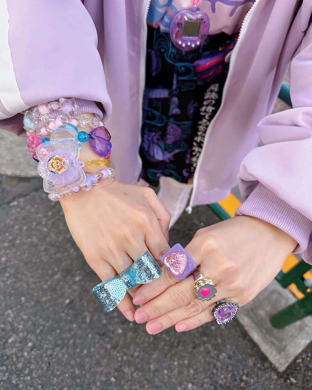 Etsuna otsukAさんのインスタグラム写真 - (Etsuna otsukAInstagram)「原宿ファッションインタビュー🎙️  #harajukufashion #harajukustyle #snap #streetsnap #harajukustyle #harajuku #streetfashion #streetstyle  #LolitaFashion #JapaneseStreetwear #streetstyle #oversizedfashion #streetfashion #fashion #style #streetsnaps #HarajukuFashion #JapaneseFashion #JapaneseStreetFashion #JapaneseStreetStyle #Japan #Tokyo #TokyoFashion #原宿 #kawaiifashion #Y2K」5月9日 12時02分 - etsunaotsuka