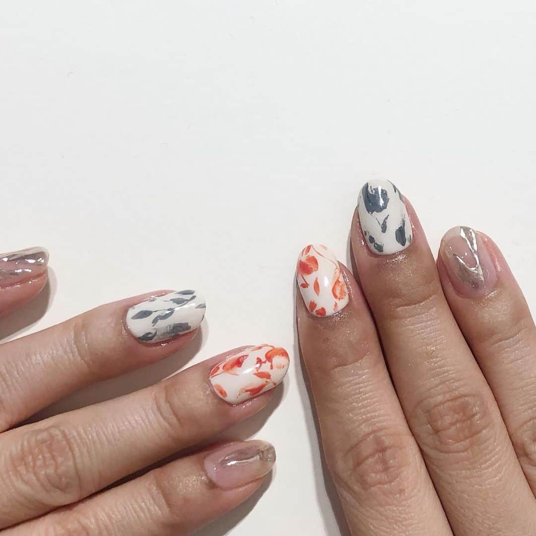 関根祥子のインスタグラム：「😚🌷❔😏  #mojonail #nail #nails」