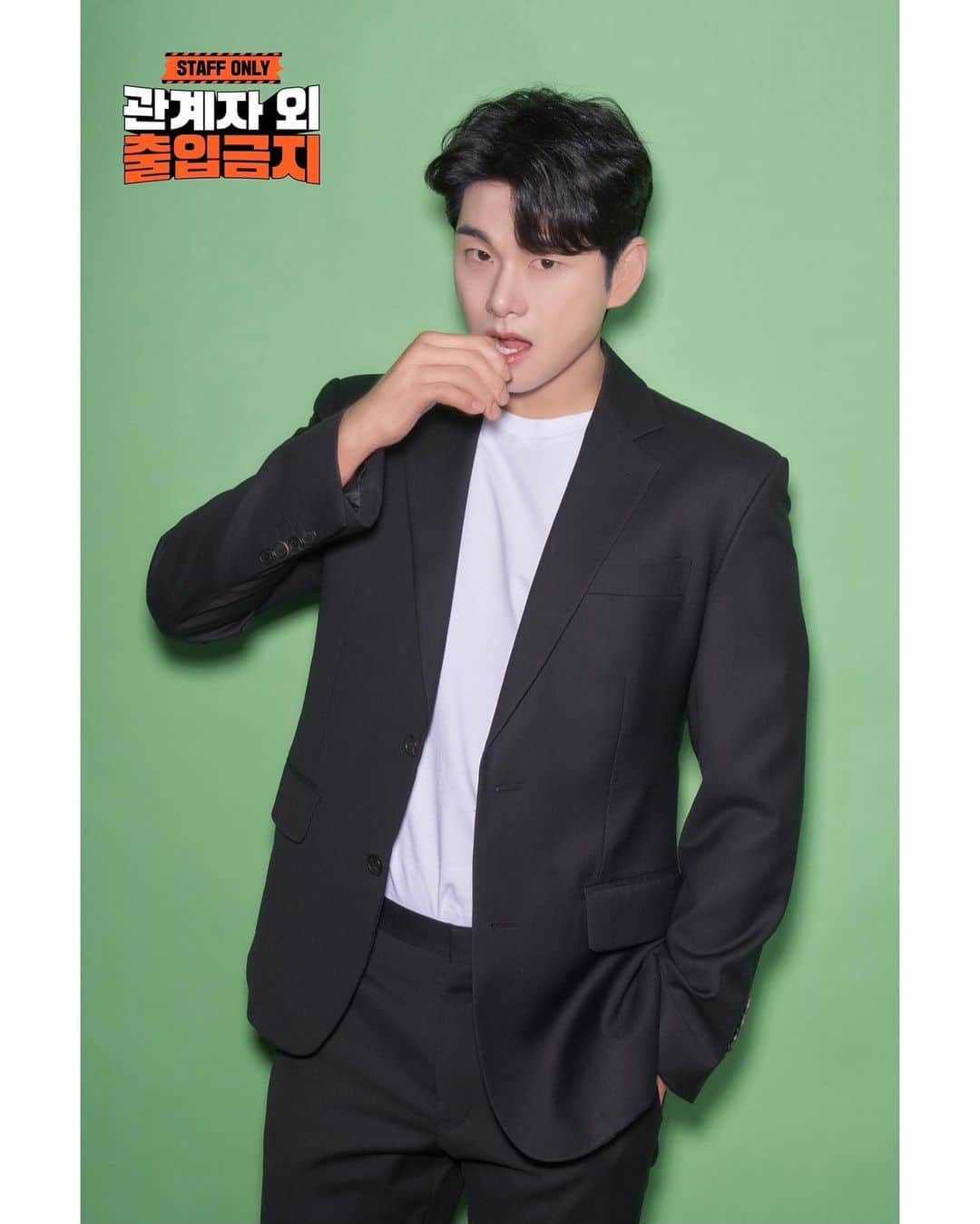 のインスタグラム：「sbs #관계자외출입금지 6월 두둥🗯️」