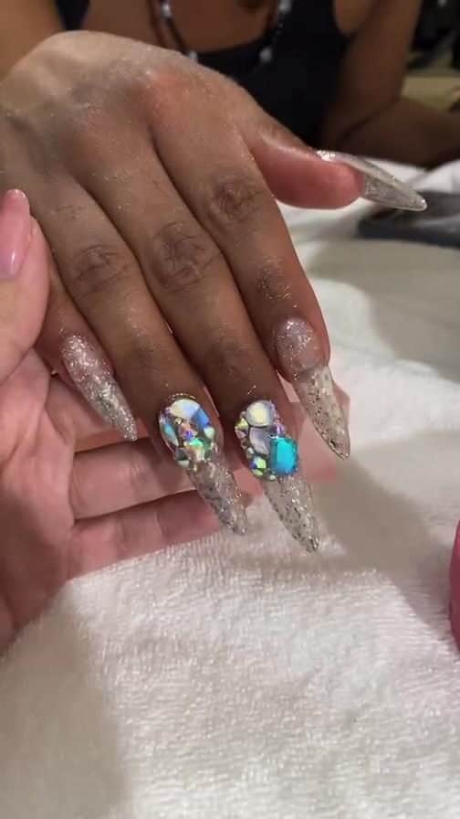 Max Estradaのインスタグラム：「Enailcouture.com live from New York」