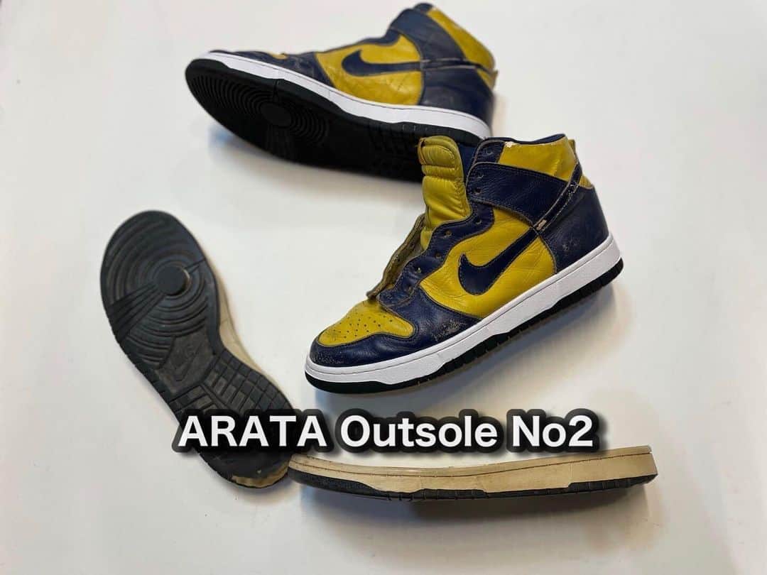 Sneaker At Randomのインスタグラム：「ARATA Outsoleを使用した ソール交換の修理例です。  ARATA Outsole No2 サイドステッチ多種類用意してます！  ソール交換の お見積もりご希望のお客様は アトランダムホームページのお問い合わせから、 お気軽にご相談下さい。  #スニーカーアトランダム#junkyard#ジャンクヤード#sneaker#スニーカー#スニーカー修理#スニーカーカスタム#市川#本八幡#梅田#阪神梅田本店#心斎橋#高円寺#angeluspaint#アンジェラスペイント#arata#アラタ#ソール#aj1 #dunk #nike #airforce #jordan1」