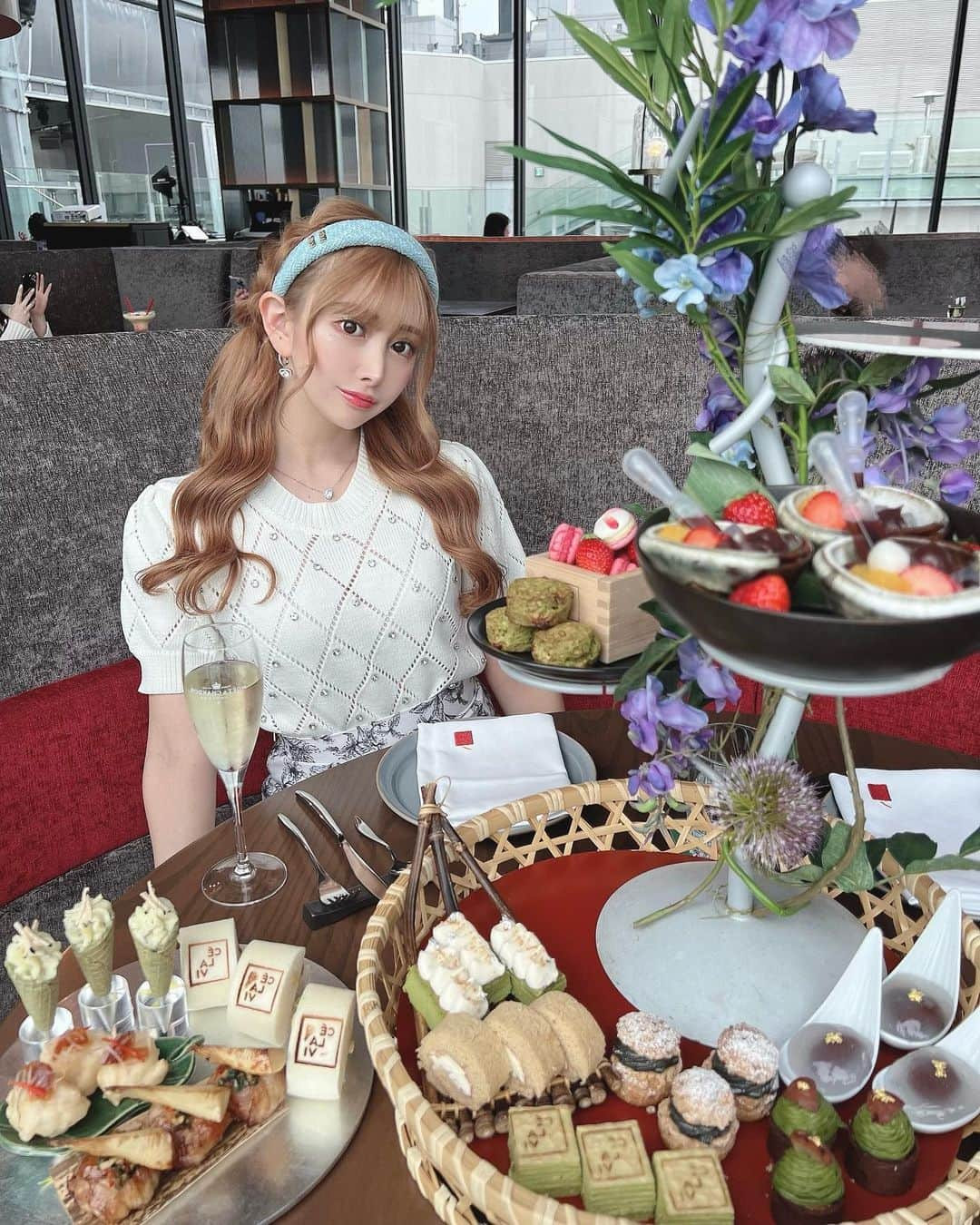 SHIHOさんのインスタグラム写真 - (SHIHOInstagram)「. . afternoon tea🫖💋💗 . . (( @celavitokyo )) 今回も可愛い＆クオリティー高すぎる🍵🫶💕 . 抹茶のアフヌン思ってたよりかわいいし 美味しくて大満足すぎた🤣🫰🤍🤍 . . . @celavitokyo の アフタヌーンティーはほんといつもすごくて 感動しちゃうんだよね〜🥹🍒💗💗💗 . ご馳走様でした👶💋！ . . . #celavitokyo #celavi #セラヴィ東京 #セラヴィ #アフタヌーンティー」5月9日 12時14分 - cham_pipi