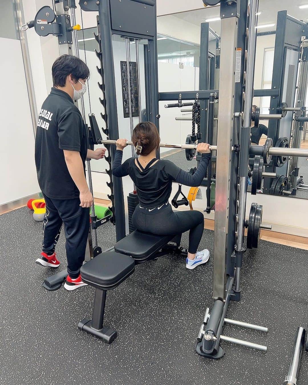 中村かなさんのインスタグラム写真 - (中村かなInstagram)「🏋️‍♂️ ・ ・ 一宮駅前に NEW OPENした パーソナルトレーニングジム @calorietradejapanichinomiya さんのトレーニング🏋️‍♂️ 受けてきました♡ 1Fに🅿️があって車でも便利✨ ・ 運動は苦手、、、なので😂 行くまでは腰が重かったけど、、、 トレーナーさんが親切でわかりやすく 私にあったトレーニングを提案してくださるので 久しぶりの運動🏋️‍♀️楽しかった♡！！ プライベート空間で人目が気にならないのも⭕️ ・ 珍しく、、、私が😂 教えてもらった筋トレ家でも やってるのです🥹！！ ・ カウンセリングの際に i body とゆう機械で体重測定や筋肉.脂肪の量を測ってくれます📝 ・ 久しぶりの体重測定に、、、 さすがにまずい😰と ダイエットスイッチに火がつきました🔥😂 ・ 運動が苦手な私のやる気スイッチを入れてくれるジム🥹 なんと今なら¥150000 オフなんです❣️( 最後の投稿 ) 太っ腹すぎる、、、🥹 カウンセリング&体験も無料みたいです✨ ・ ・ ￣￣￣￣￣￣￣￣￣￣￣￣￣￣￣￣￣￣ 一宮市本町パーソナルトレーニングジム CALORIE TRADE JAPAN一宮本町店⭐️ 2023年4月1日オープン🎉 無料カウンセリング&無料体験受付中！ 最高級モデルInbody計測無料😲 現在オープン記念で、オリジナルヨガマットorオリジナルクオカード（2000円分）プレゼント中🎁 お問い合わせは @calorietradejapanichinomiya DMかホームページから💌  ￣￣￣￣￣￣￣￣￣￣￣￣￣￣￣￣￣￣￣  📍CALORIE TRADE JAPAN 一宮本町店 一宮市本町4-14-1 アウトイン2F 📲0586-52-3833 ・ ・ ・ #一宮パーソナルジム #一宮パーソナルトレーニング #一宮ダイエット #一宮ボディメイク #一宮ジム #パーソナルトレーニング #カロリートレードジャパン #ダイエット #アラサー美容 #アラフォー美容 #アラフィフ美容 #筋トレ #トレーニング #トレーニング女子 #尻トレ #尻トレ女子 #尻トレーニング #桃尻 #プリケツ」5月9日 12時17分 - k777pime