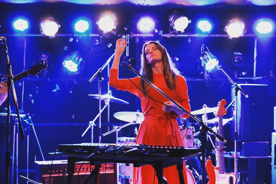 アナンダ・ジェイコブズさんのインスタグラム写真 - (アナンダ・ジェイコブズInstagram)「Super fun night in Koenji with full band! Played a 1-hour set to a warm audience - thanks to Hana for these photos! @phinry_ Thanks to @alien.idol and @sedov.music also for the good time! #koenji #anandajacobsmusic #livemusictokyo #headtotoered #bassvi #baritoneguitar #mk2 #sampler #livehouse #indieartist #composerartist #redstyle #stagelights #fenderbassvi #korgmicrokey #audix」5月9日 12時22分 - ananda_jacobs_