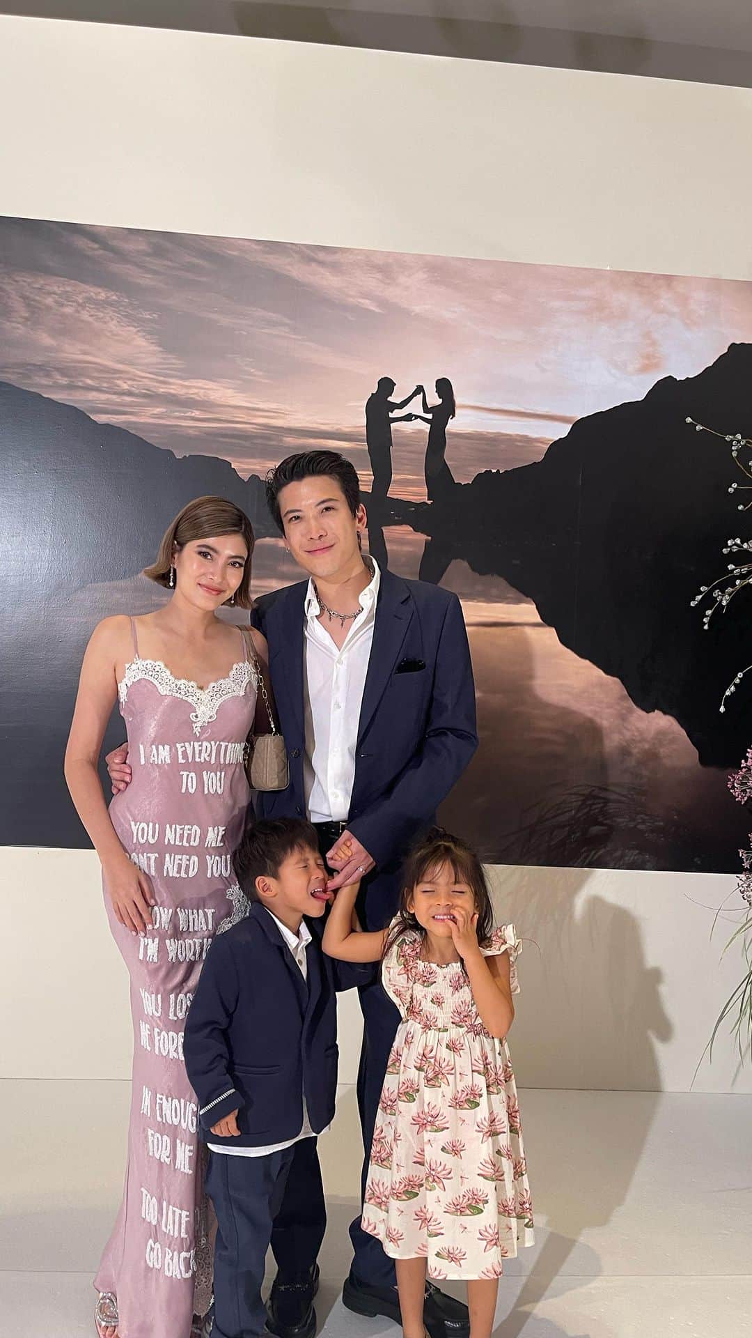 のインスタグラム：「พี่เค้าทำงานหนักต้องดูแลหน่อยช่วงนี้😊 นิวทริไลท์ ออล แพลนท์ โปรตีน พลัส…ดื่มทุกวัน ไม่เคยขาด สนใจตัวช่วยสุดพรีเมียมตัวนี้ ดูรายละเอียดเพิ่มเติมได้ที่ www.amway.co.th หรือ FB, IG Nutrilite Thailand กันได้เลย #ProteinPlus #NutriliteThailand #NutriliteByAmway」