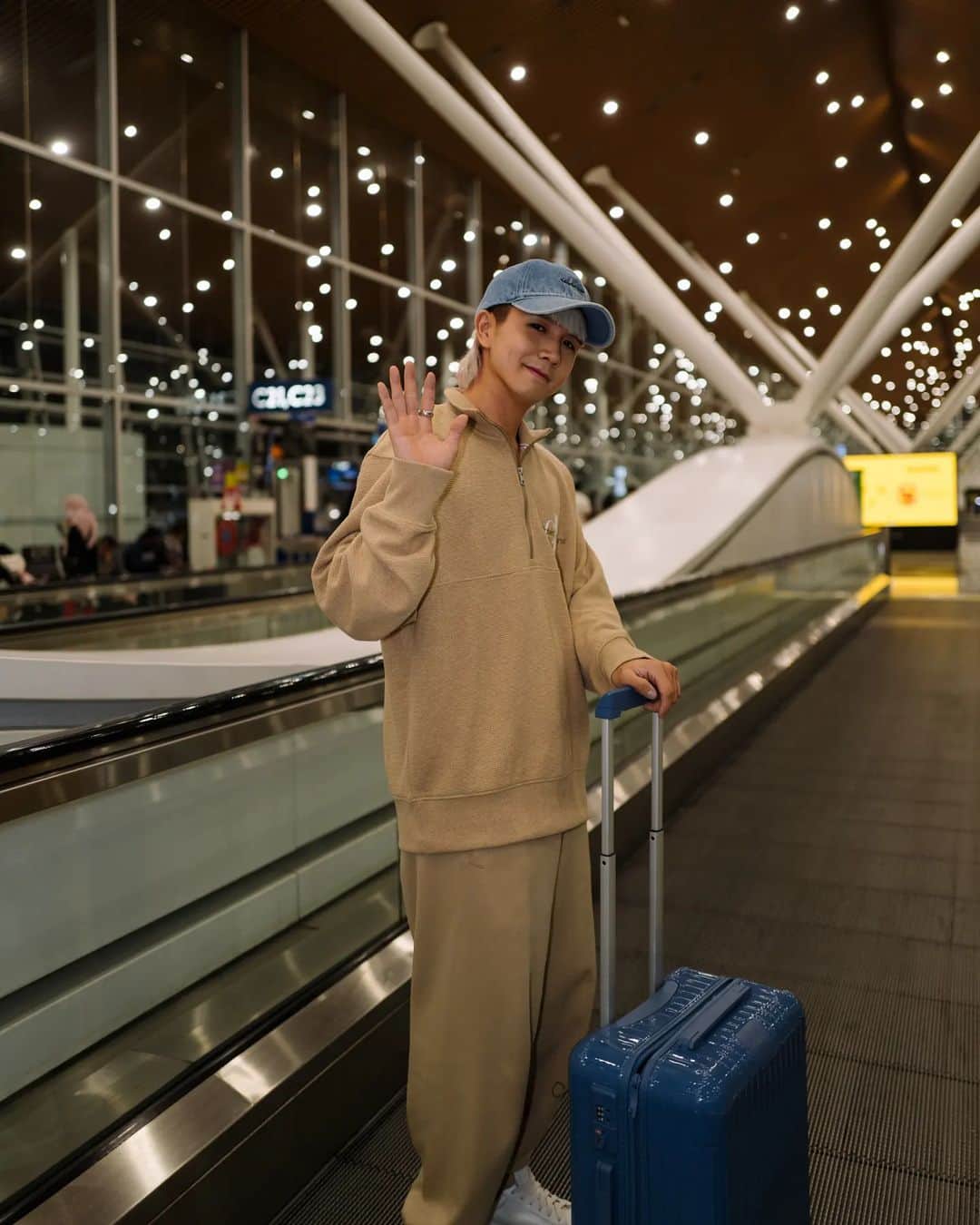 蔡常勇のインスタグラム：「猜猜這次要飛去哪✈️ 暗示找老婆🤭  @calvinklein @jennierubyjane #mycalvins #ckpartner」