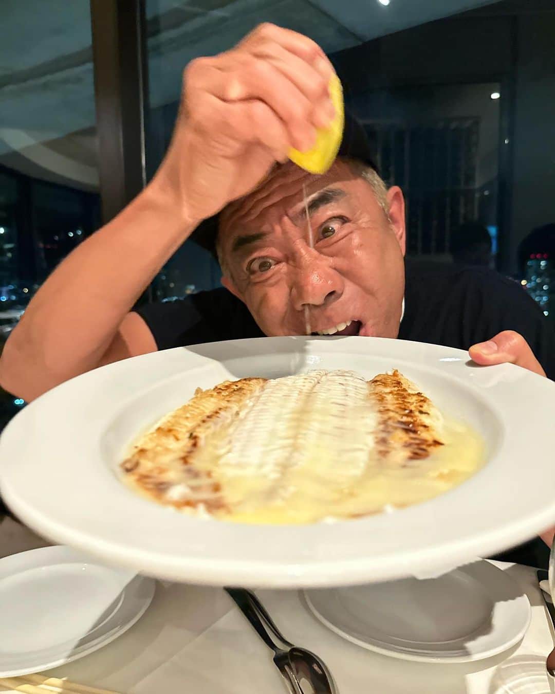 木梨憲武のインスタグラム：「シタビラビラビラ」