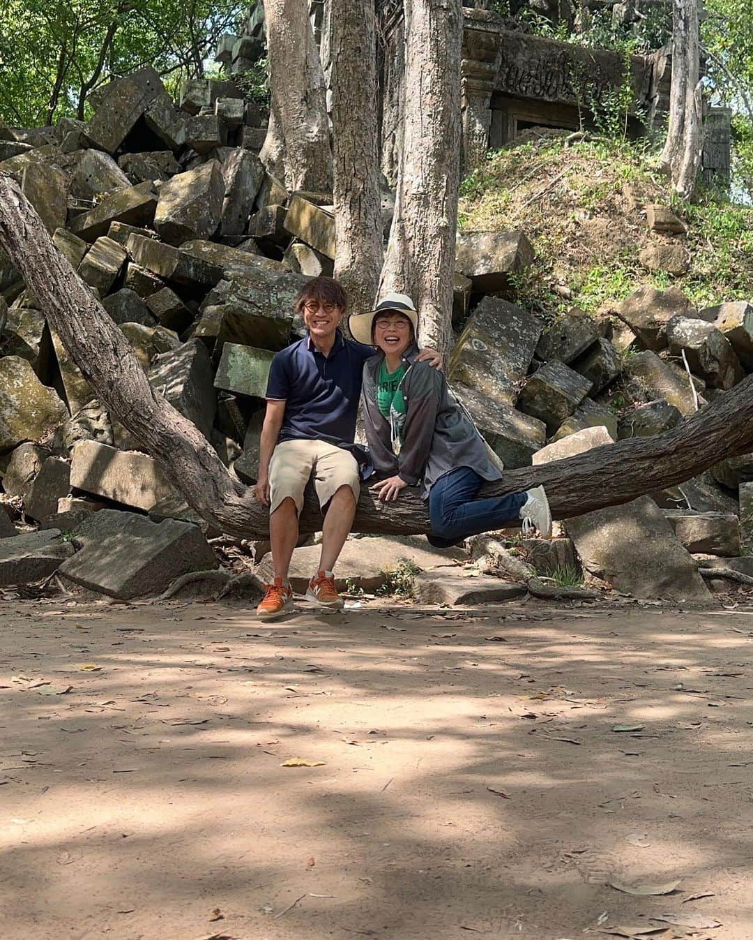 松井理子さんのインスタグラム写真 - (松井理子Instagram)「新婚旅行4日目   #ベンメリア遺跡 #カンボジア #cambodia  #アンコール遺跡群  #世界遺産   #ラピュタのモデル になったと言われる場所だそう。  崩壊した感じとかすごく神秘的✨  入口からテンション上がります🤭🌸💕」5月9日 13時56分 - ume_ume_phot