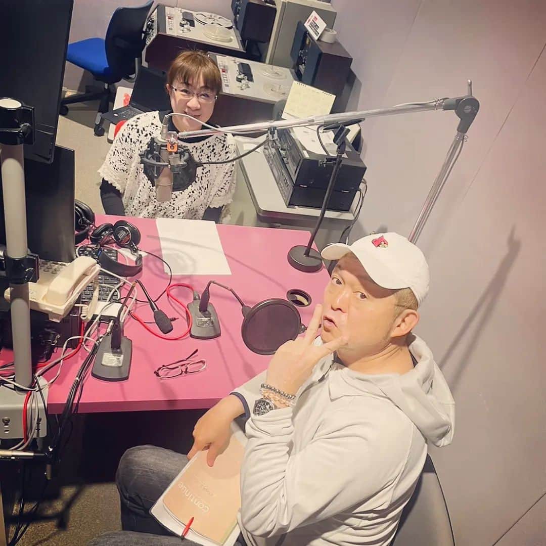 松本隆博のインスタグラム：「。⁡ ⁡今日は南海放送、収録( ᴖ ·̫ ᴖ )⁡ ⁡頑張りました‼️人生遊歩道⁡ ⁡⁡ ⁡5月14日うんちくギターは⁡ ⁡「尼崎なオカン」⁡⁡ ⁡五句楽は…母の日‼️‼️ ⁡21日は ⁡「愛のために」（奥田民生）⁡⁡⁡ ⁡五句楽は…潮干狩り‼️‼️⁡ ⁡(ﾉ˶>ᗜ​<˵)ﾉ⁡ ⁡⁡ ⁡還暦少年 松本隆博 ⁡」