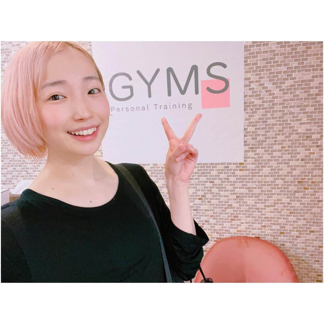 有明ゆなさんのインスタグラム写真 - (有明ゆなInstagram)「渋谷にある 女性専用 エステandトレーニングジム @gyms__official さんに 行ってきたよ🐱💜 . エステからのトレーニング という順番でした✌️ . エステで刺激を与えて 引き締めてから ドームの中に入り 身体をあたためて いい汗をかく💪🔥 . ものすごく汗出るから ビックリした🤣✌️ 気持ちがいいわー！！！ これ家にほしいぐらい。 めっさほしいわー！！！ . 体にいいことすると 気持ちもあがるから すごいパワーになる❤️💙❤️ . つぎは トレーニングだぁー！！！ . . . . PR @gyms__official #渋谷エステ #エステ渋谷 #渋谷パーソナルジム #パーソナルジム渋谷 #女性専用ジム #gyms」5月9日 14時06分 - ariake_yuna