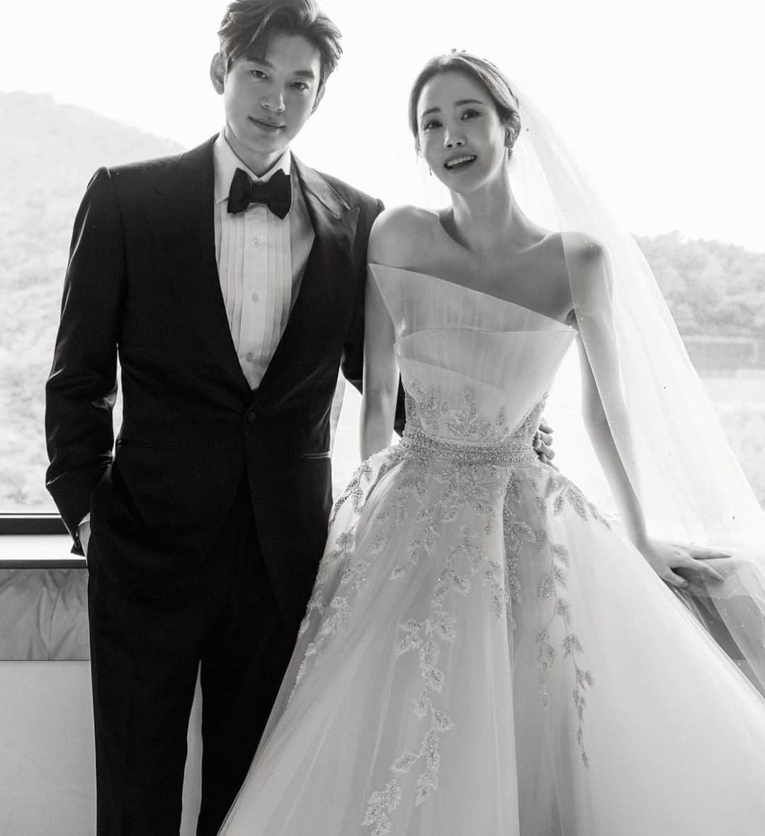 SOYOO BRIDALさんのインスタグラム写真 - (SOYOO BRIDALInstagram)「.   너무나 예쁘고 따뜻한 다해씨와 세븐씨의 웨딩을 준비할 수 있어 행복했습니다. 두분의 새로운 앞날에 축복과 기쁨이 가득하기를 진심으로 기원할게요 🎉 @leedahey4eva 🤍 @se7enofficial   [SOYOO BRIDAL x Elie Saab]🏷️  [SOYOO BRIDAL x Giambattista Valli]🏷️ [SOYOO BRIDAL x George Hobeika]🏷️    #감동과즐거움이가득했던 #완벽했던결혼식 #레전드신랑입장 #천사같았던신부님 #모두의축제였던밤 ✨#이다해 #세븐 #해븐결혼식 #소유브라이덜 #꿈의엘리사브 #지암바티스타발리 #조르쥬호베이카 #신라호텔다이너스티 #2023may06 🌿」5月9日 14時59分 - soyoobridal_official