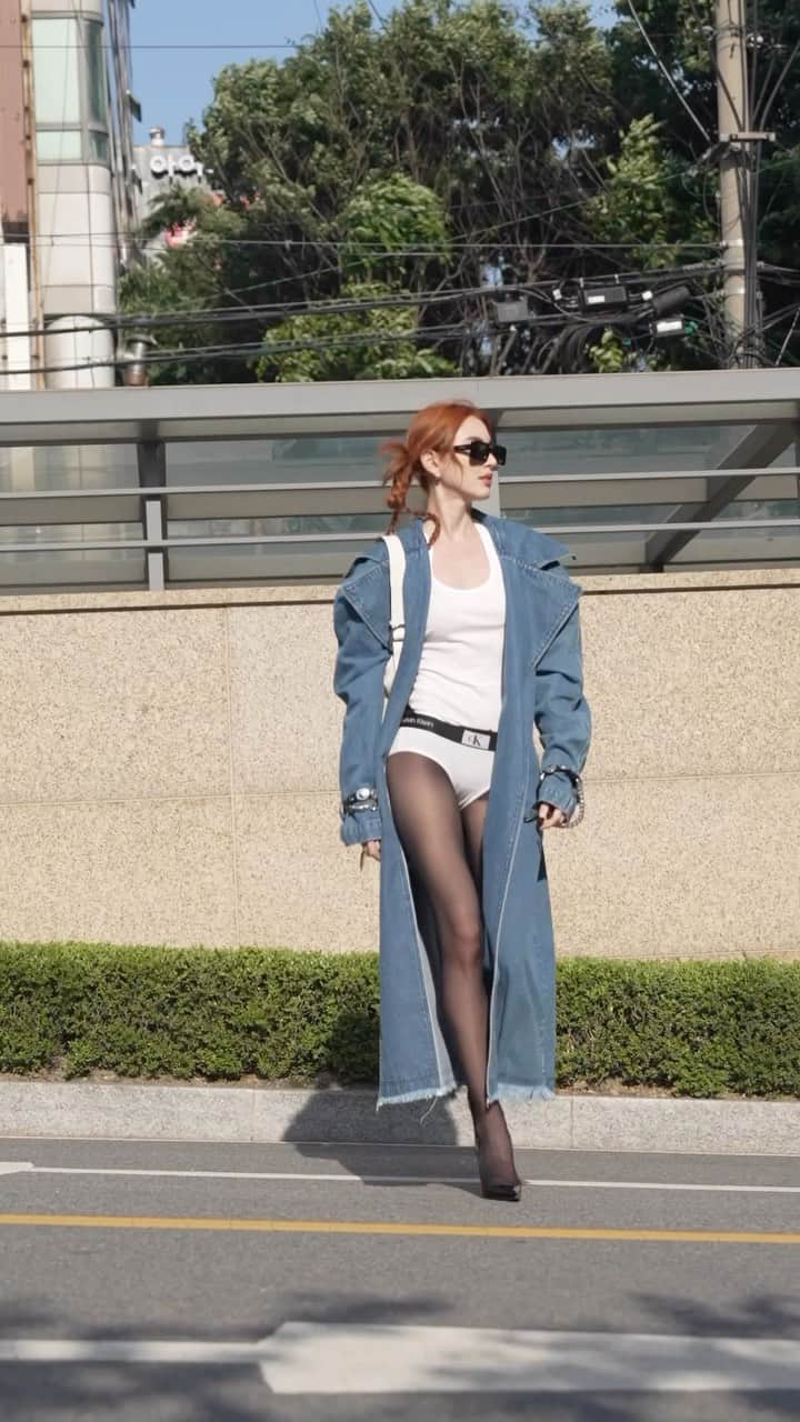 マイ・ダーウィカーのインスタグラム：「I think I forgot something😎😜」