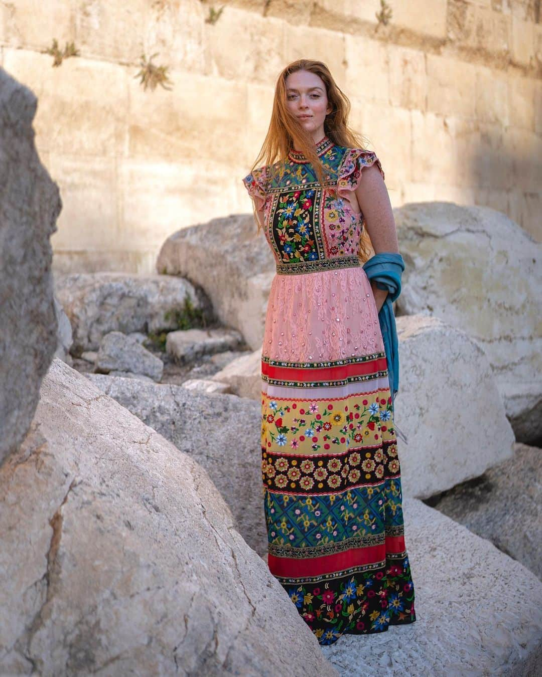 Larsen Thompsonさんのインスタグラム写真 - (Larsen ThompsonInstagram)「The holy city of Jerusalem🤍 A place where the Bible comes to life… I am overwhelmed with gratitude, joy, and hope. From the site of Calvary, touching the stone of Unction, and a prayer at the Western Wall I am spiritually filled… Thank you for this experience🙏🏼 pc: @ebanutiy」5月10日 1時23分 - larsenthompson