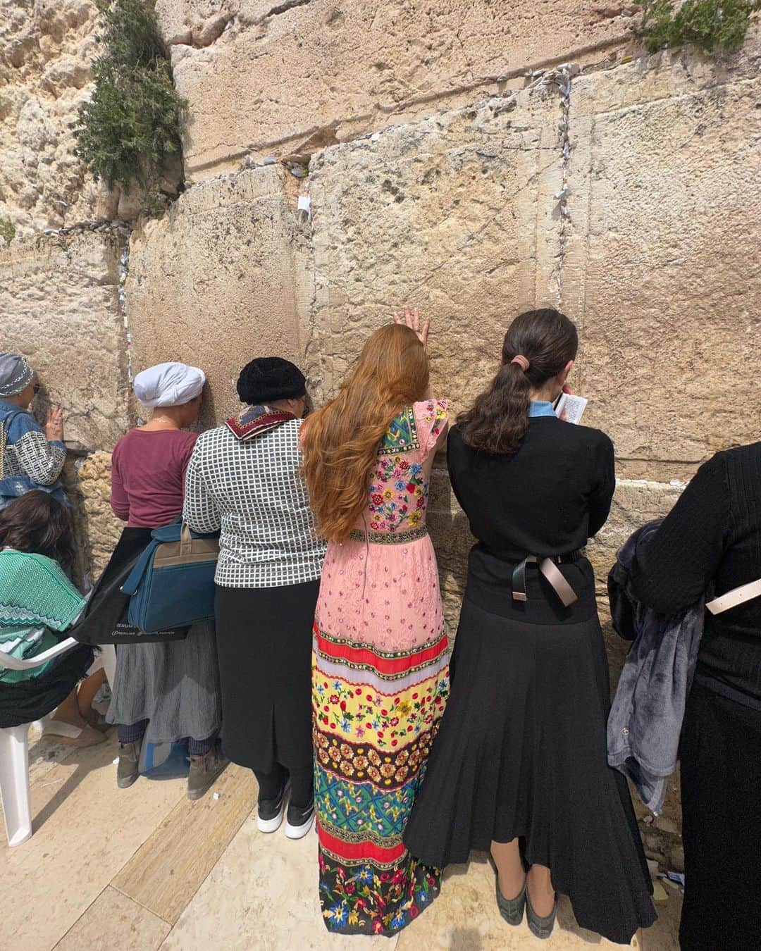 Larsen Thompsonさんのインスタグラム写真 - (Larsen ThompsonInstagram)「The holy city of Jerusalem🤍 A place where the Bible comes to life… I am overwhelmed with gratitude, joy, and hope. From the site of Calvary, touching the stone of Unction, and a prayer at the Western Wall I am spiritually filled… Thank you for this experience🙏🏼 pc: @ebanutiy」5月10日 1時23分 - larsenthompson