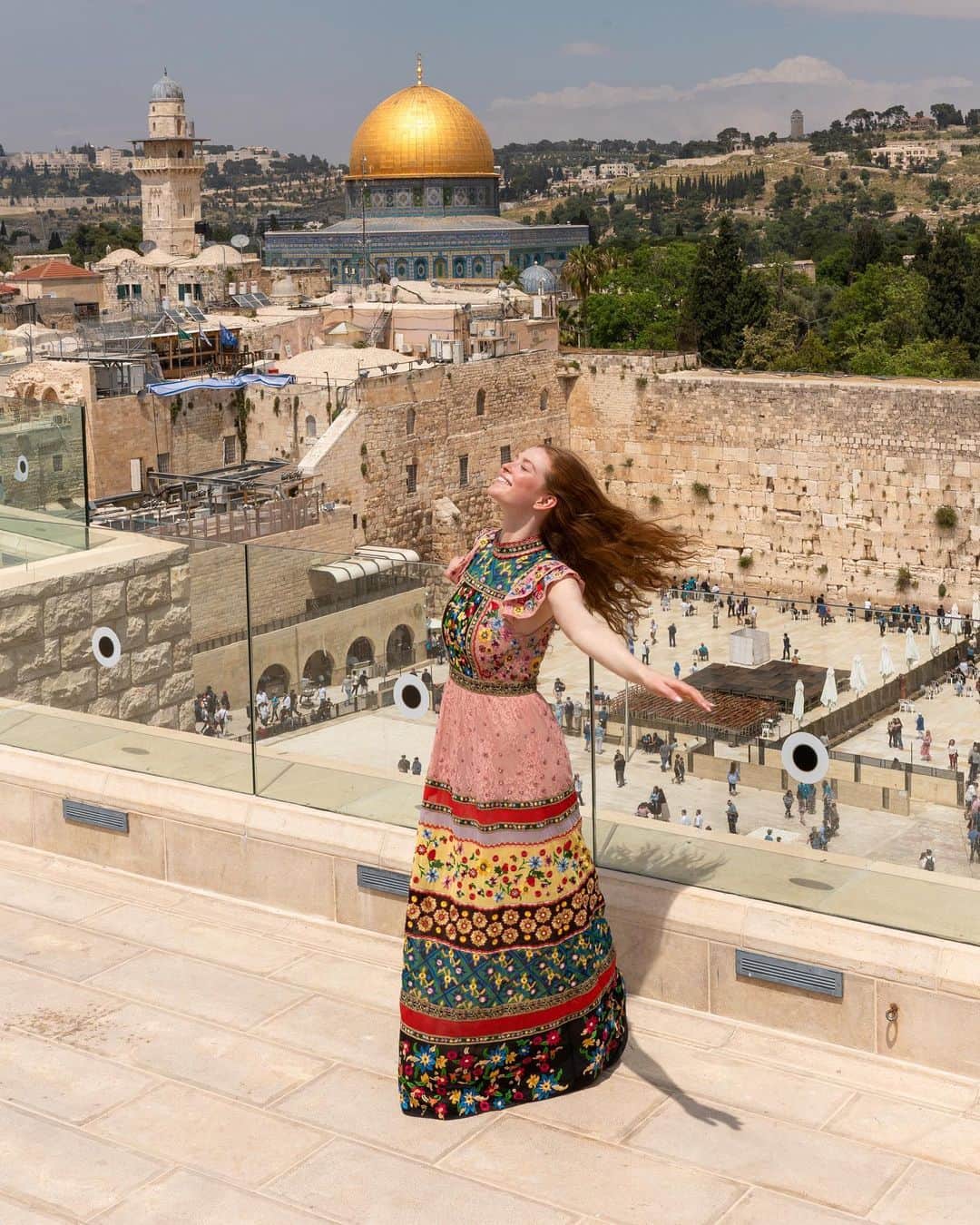 Larsen Thompsonのインスタグラム：「The holy city of Jerusalem🤍 A place where the Bible comes to life… I am overwhelmed with gratitude, joy, and hope. From the site of Calvary, touching the stone of Unction, and a prayer at the Western Wall I am spiritually filled… Thank you for this experience🙏🏼 pc: @ebanutiy」