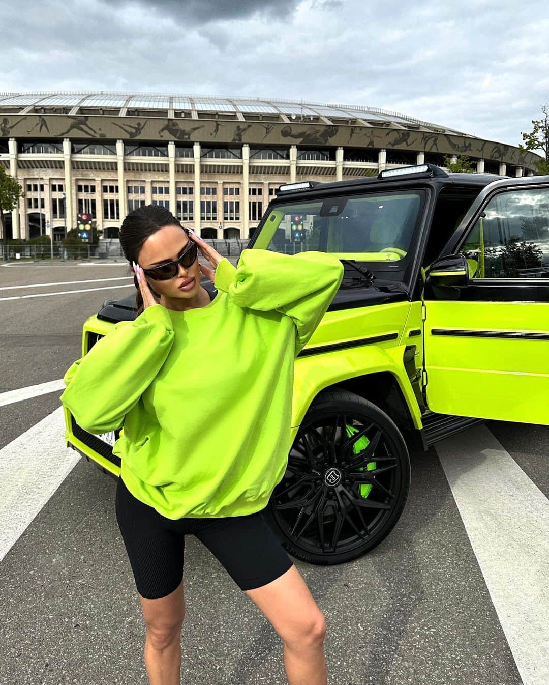 Nita Kuzminaのインスタグラム：「💚🔫」