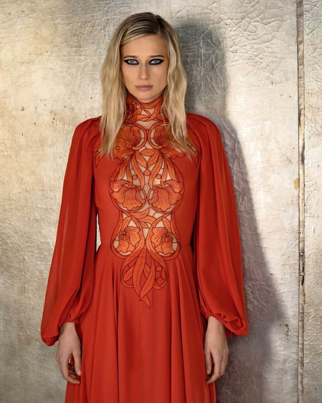 リームアクラのインスタグラム：「captivating bright earthy Orange ​​​​​​​​ ​​​​​​​​ #reemacra #reemacrawedding ​​​​​​​​ ​​​​​​​​ #couture #hautecouture #couturedress #eveningwear #designerdresses #designer #readytowear」