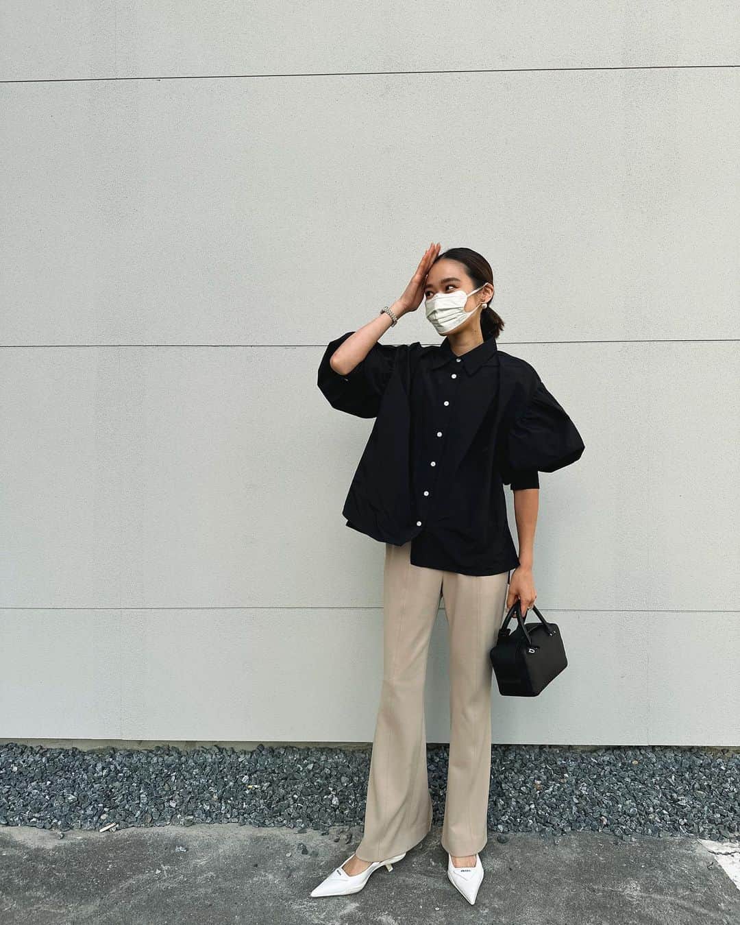 小梶恵莉さんのインスタグラム写真 - (小梶恵莉Instagram)「. お昼は半袖🫶🏼 ノースリもいけそう🤣 でも夜は寒い😇 この季節きたー😨笑笑 . #ellie_jp」5月10日 12時00分 - eri3580