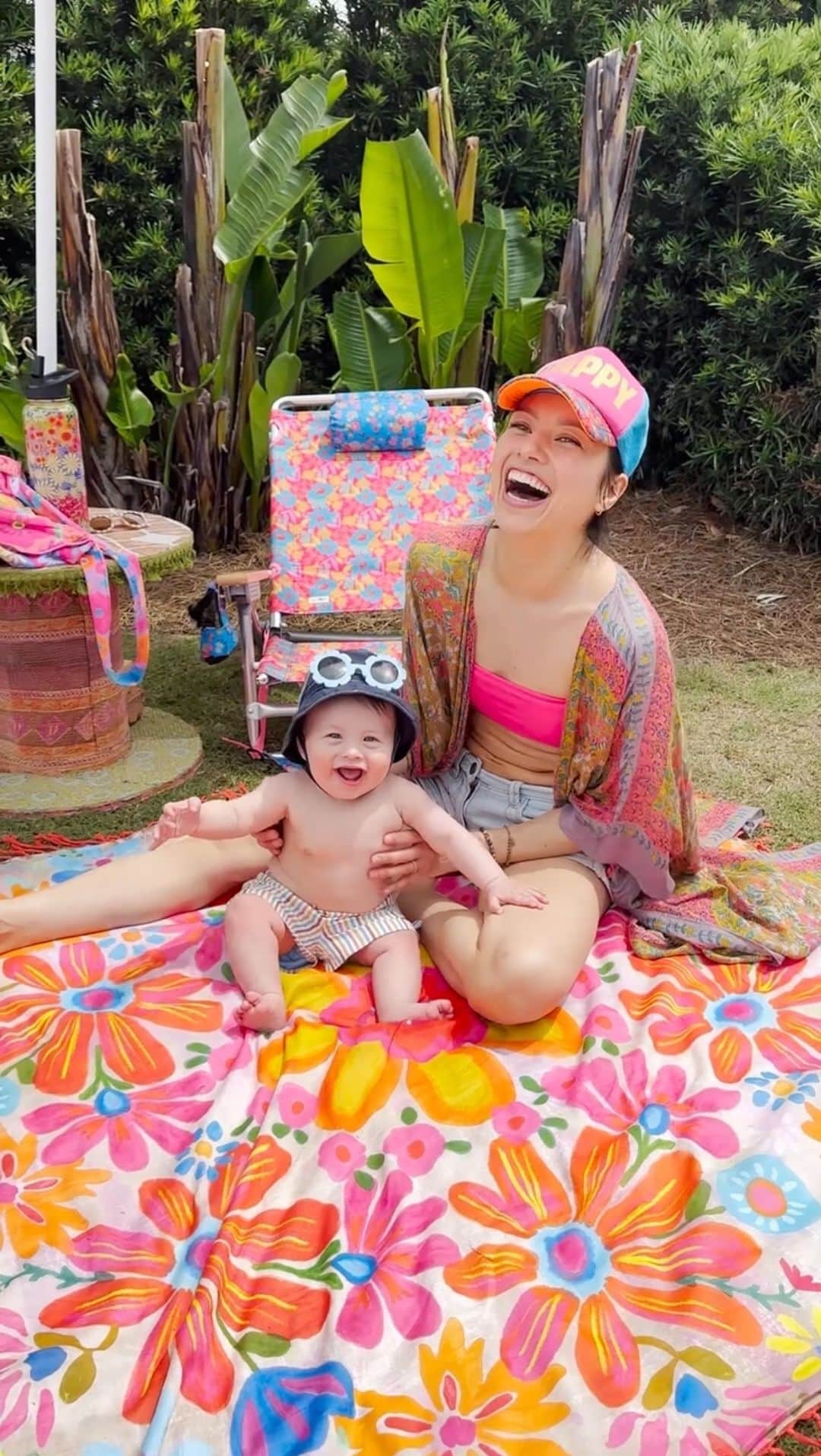 ジェシカのインスタグラム：「Who’s ready for summer ? 👙🌈🍉⛱️ @naturallife」