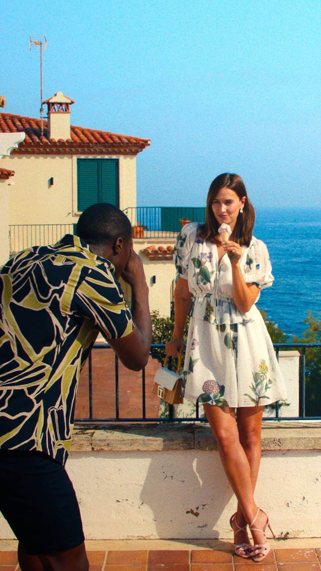 Ted Bakerのインスタグラム：「When the dress is so good you even forget about your ice cream. #TedBaker #Holiday」
