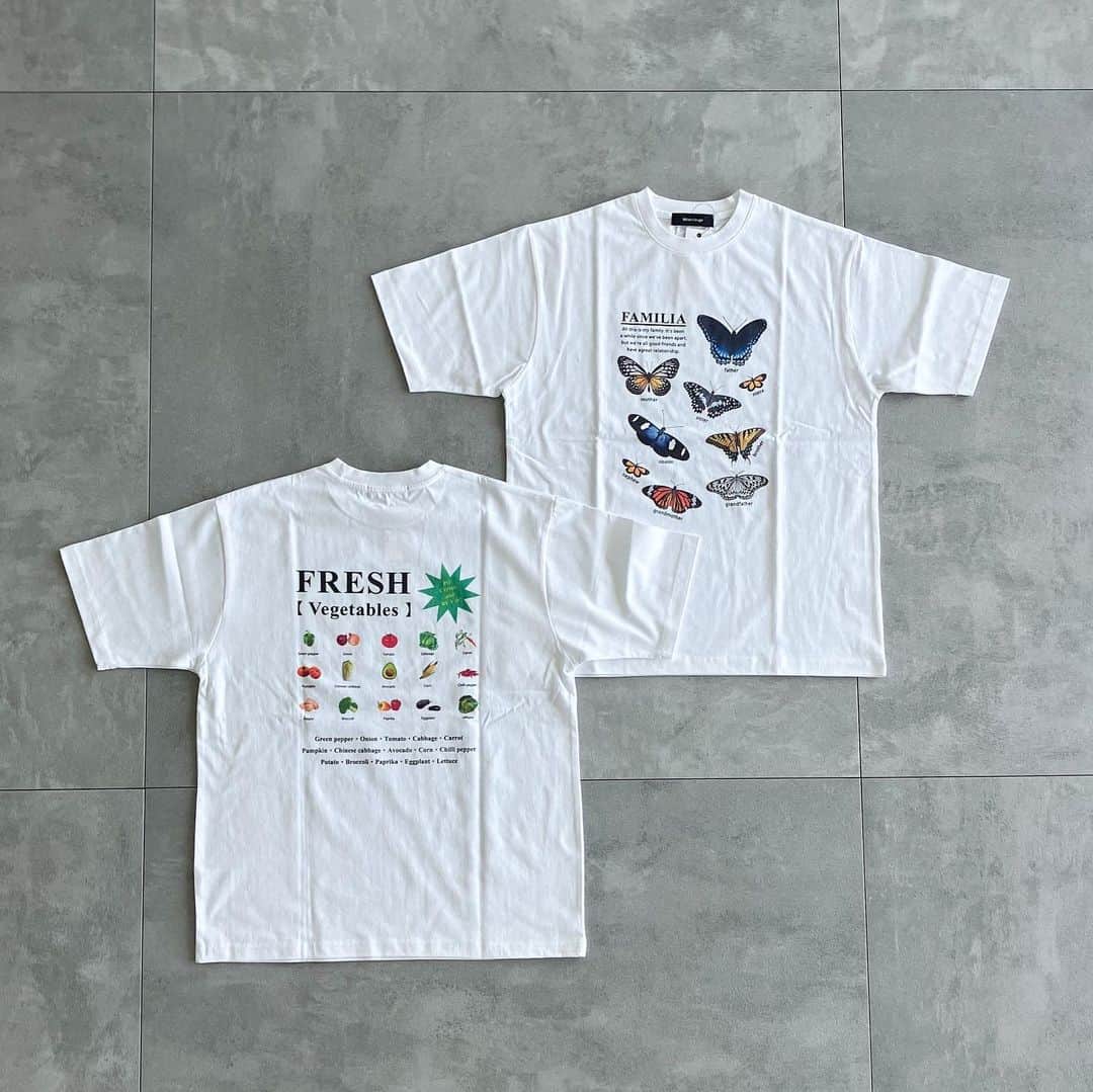 Melan Cleuge_officialのインスタグラム：「melancleuge メランクルージュ メンズ  『フォトプリントＴシャツ』  存在感のあるアートを出しやすい フォトプリント！  ベジタブルはバックプリント、 蝶々はフロントプリントです。  独特のアートは存在感があり、 スタイリングのポイントになります！  ※ベジタブルデザインには フロントにも『FRESH』の ロゴプリントが入ります。  フォトプリントTシャツ ¥4,950（tax incl.）  #melancleuge  #メランクルージュ  #ちょうどいい大人服 #カジュアルコーデ #古着男子  #2023SS #Ｔシャツ  #フォトプリント  #フォトプリントtシャツ  #ベジタブル #蝶々」
